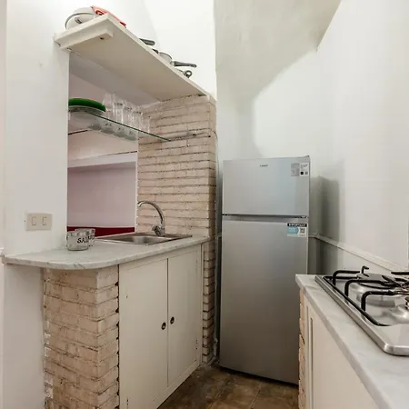 アパート Guesthost - Charming Red Flat カターニア