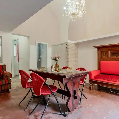 Guesthost - Charming Red Flat Catania